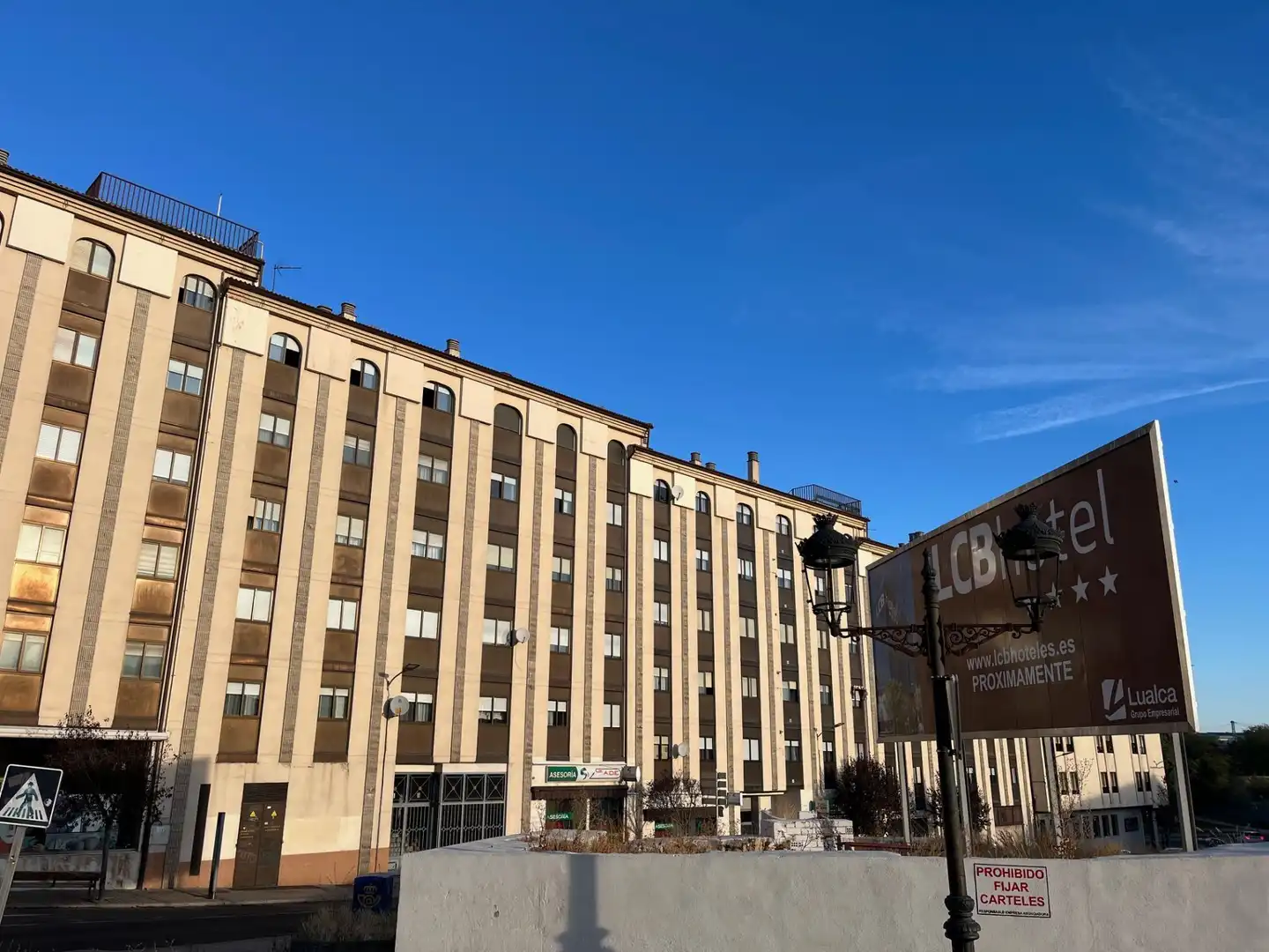 Vista exterior de Local de lloguer en Ávila