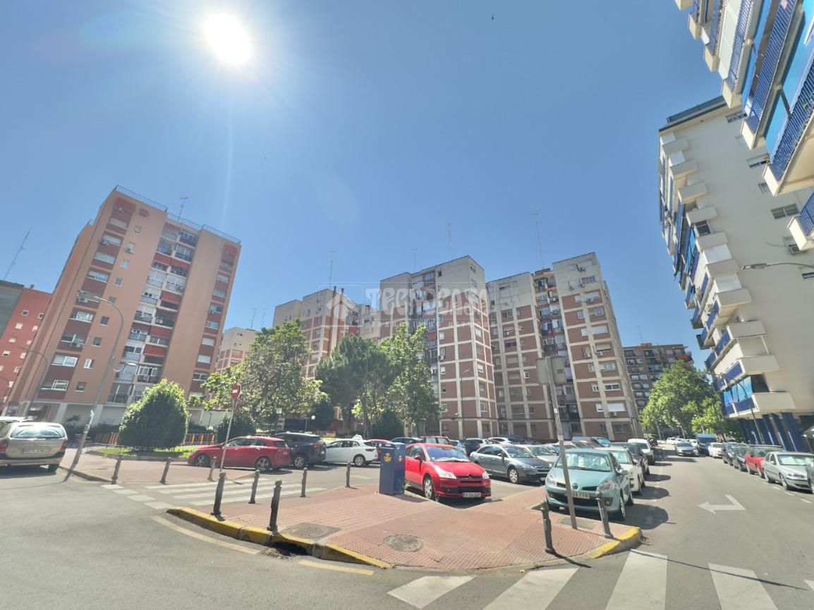 Vista exterior de Piso en venta en Móstoles con Calefacción, Jardín privado y Terraza