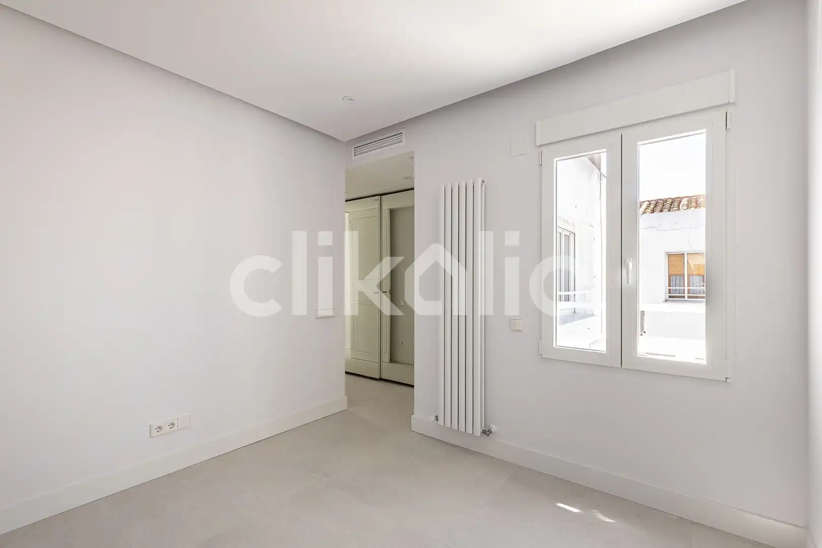 Bedroom of Attic for sale in Madrid  with Air Conditioner, Heating and Terrace