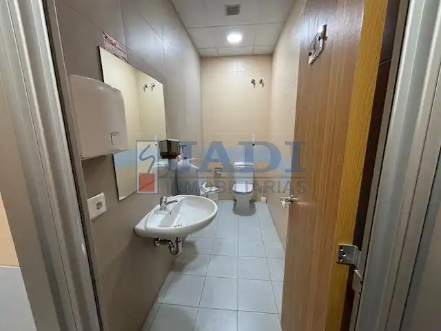 Local comercial de lloguer a Valdepeñas, imagen 4