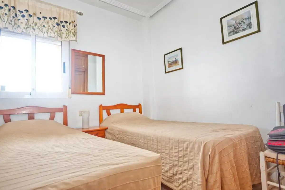 Habitación de Apartamento en venta en Orihuela con Aire acondicionado, Terraza y Amueblado