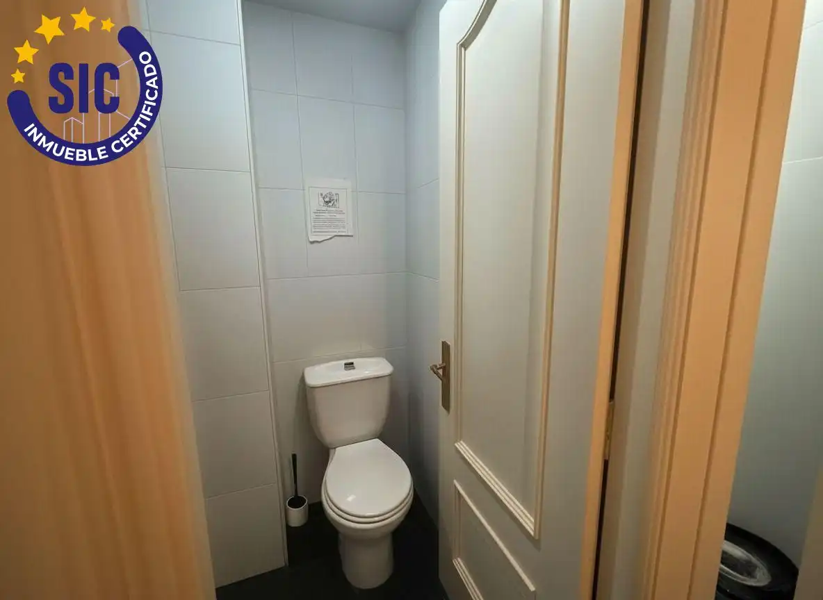 Baño de Local de alquiler en Moncada con Aire acondicionado y Terraza