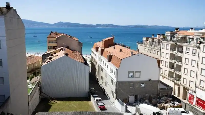 Vista exterior de Oficina en venta en Sanxenxo