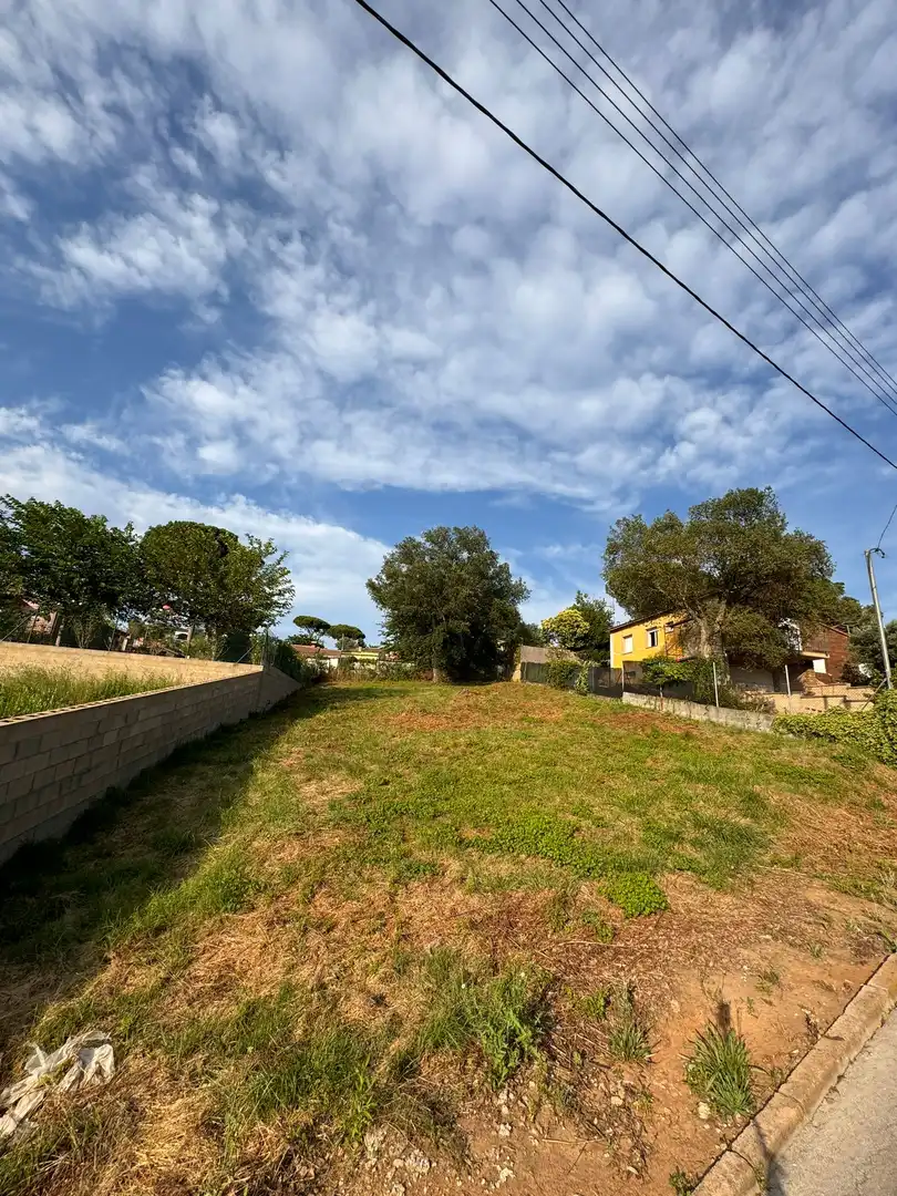 Terreny residencial en venda a Carrer Enric Morera