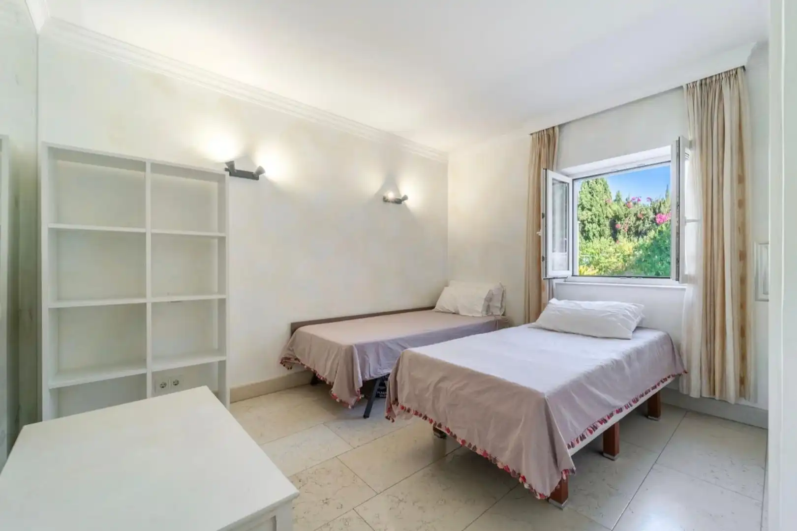 Habitación de Casa o chalet en venta en Marbella con Aire acondicionado, Calefacción y Jardín privado