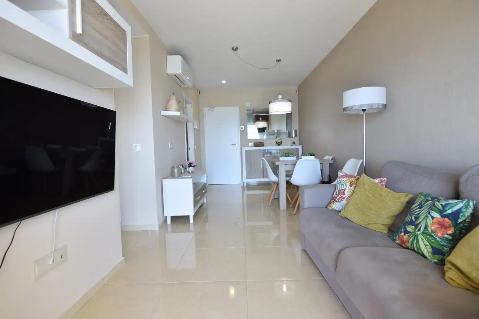 Living room of Flat for sale in Oropesa del Mar / Orpesa  with Air Conditioner, Heating and Private garden