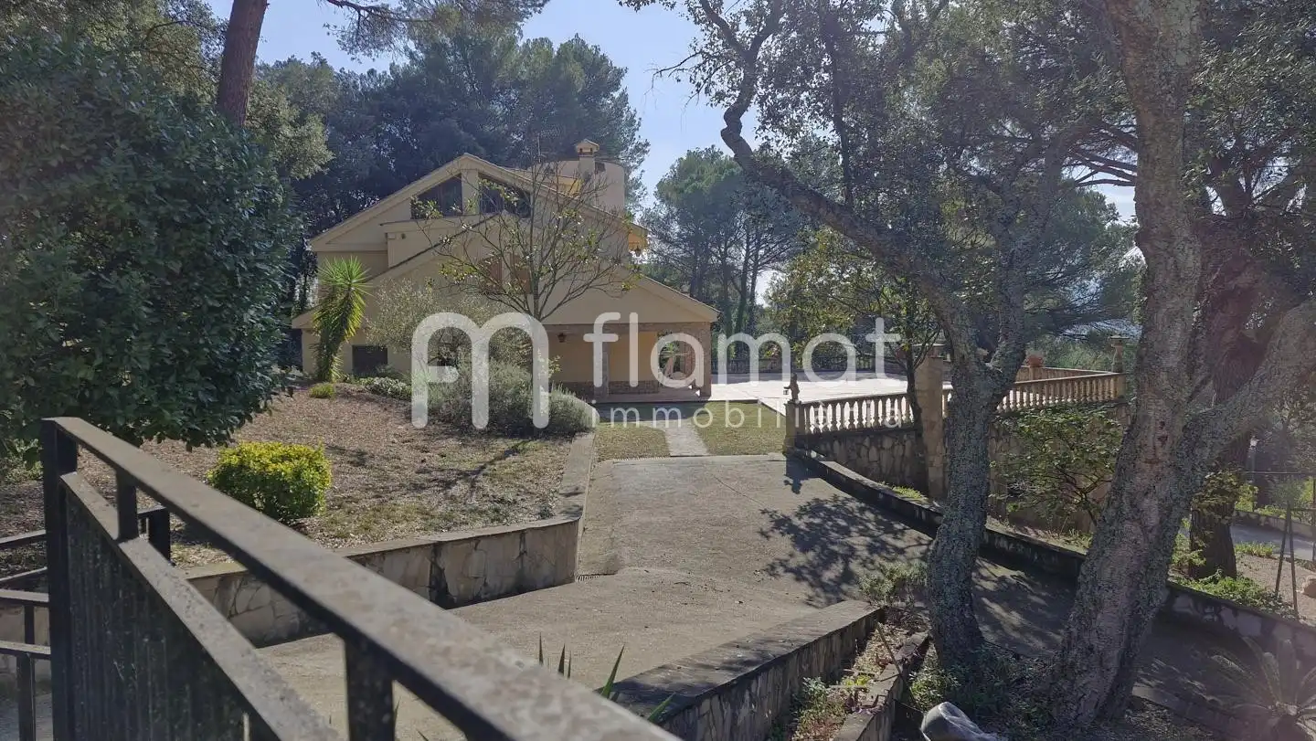 Casa con piscina in vendita a Camí de Santa Bàrbara 1