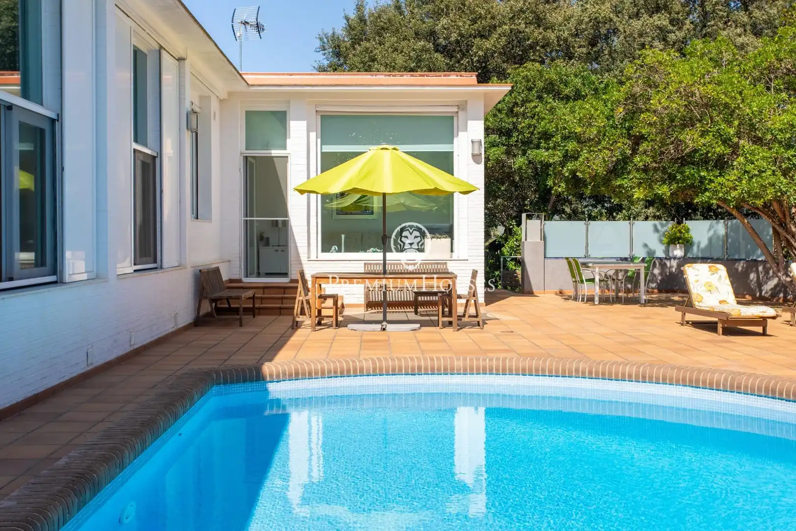 Swimming pool of Houses for sale in Argentona  with Air Conditioner, Heating and Swimming Pool