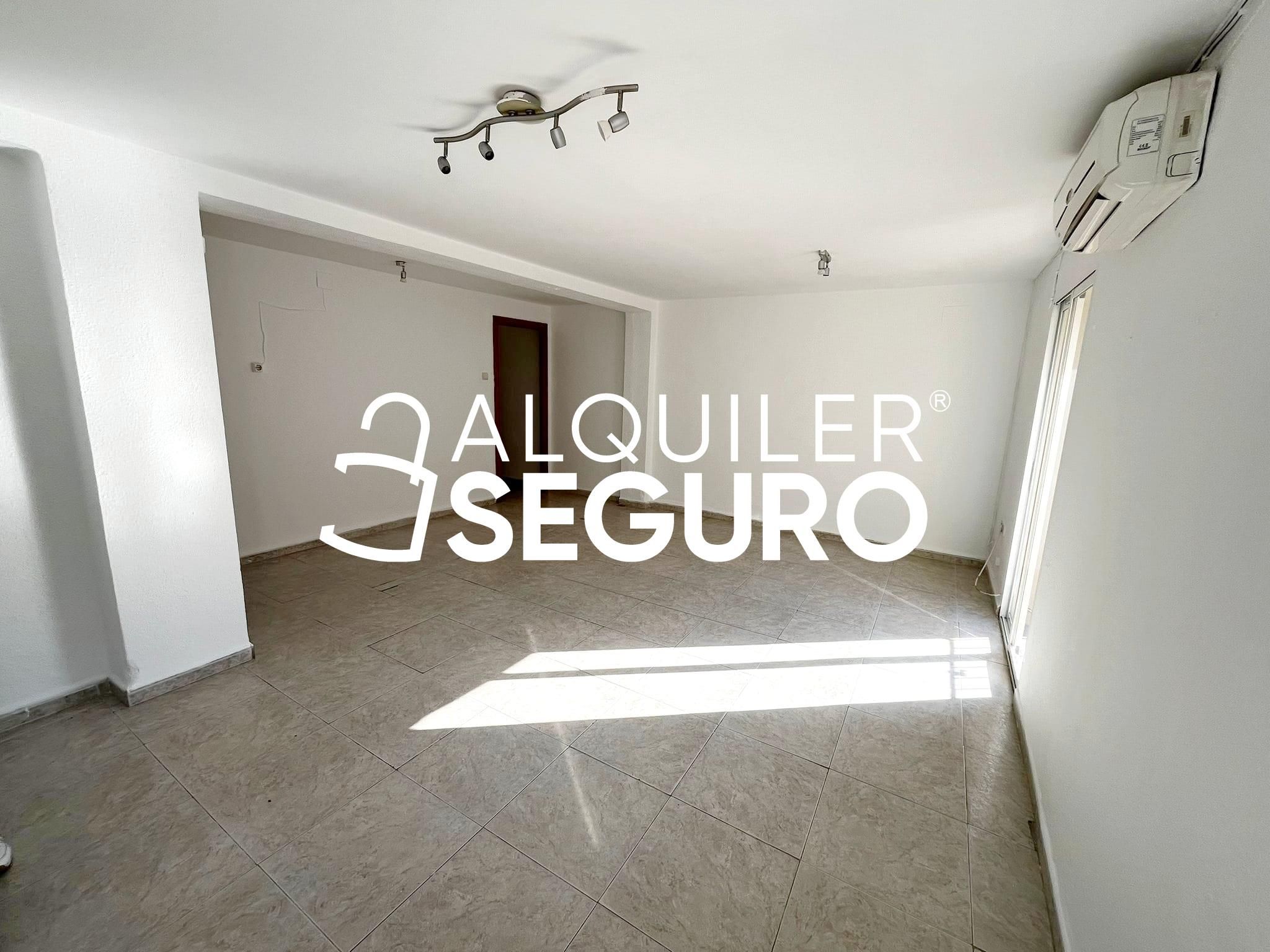 Living room of Flat to rent in  Valencia Capital  with Air Conditioner, Terrace and Furnished