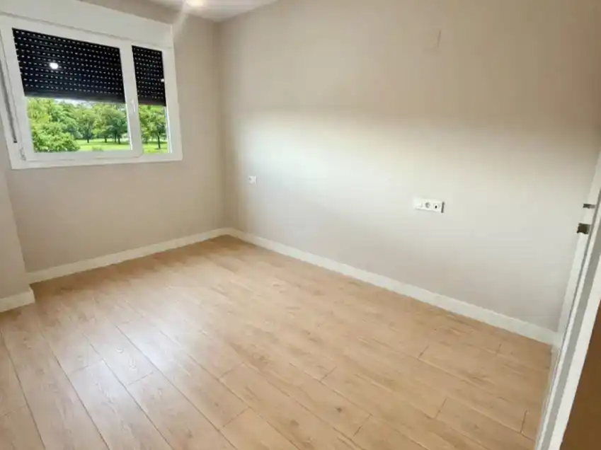 Bedroom of Flat for rent in Entrenúcleos