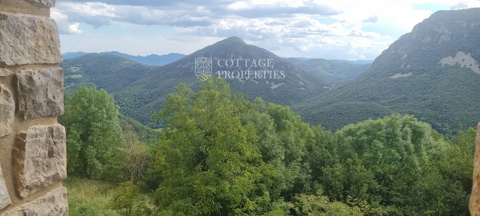 Finca rústica en venda en Montagut i Oix