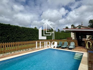 Casa con piscina en venta en Vilanova de Arousa