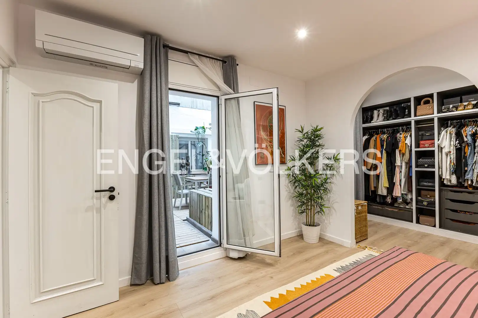 Balcony of Flat for rent in Barcelona  with Air Conditioner, Heating and Private garden