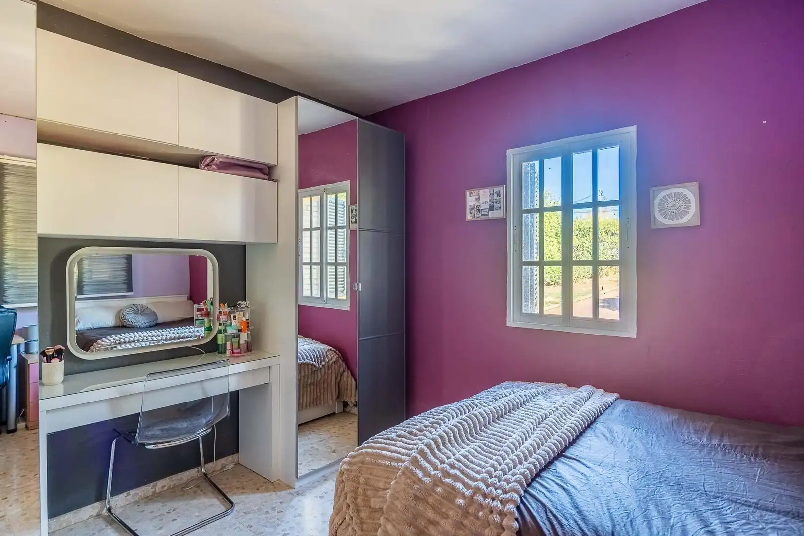 Dormitori de Casa o xalet en venda en Mairena del Aljarafe amb Aire condicionat, Jardí privat i Traster