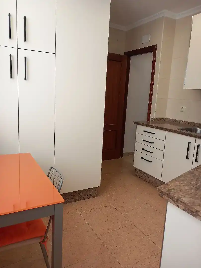 Kitchen of Flat for sale in  Sevilla Capital  with Air Conditioner and Balcony