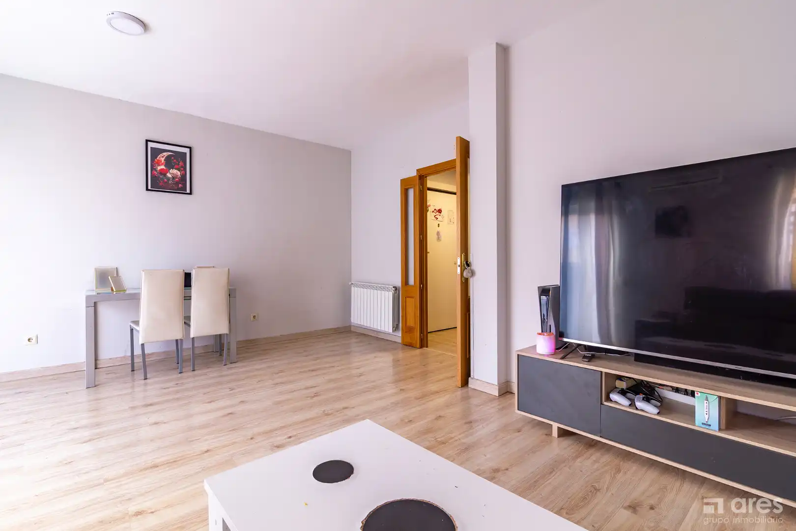 Living room of Detached homes for sale in El Viso de San Juan  with Air Conditioner, Heating and Private garden