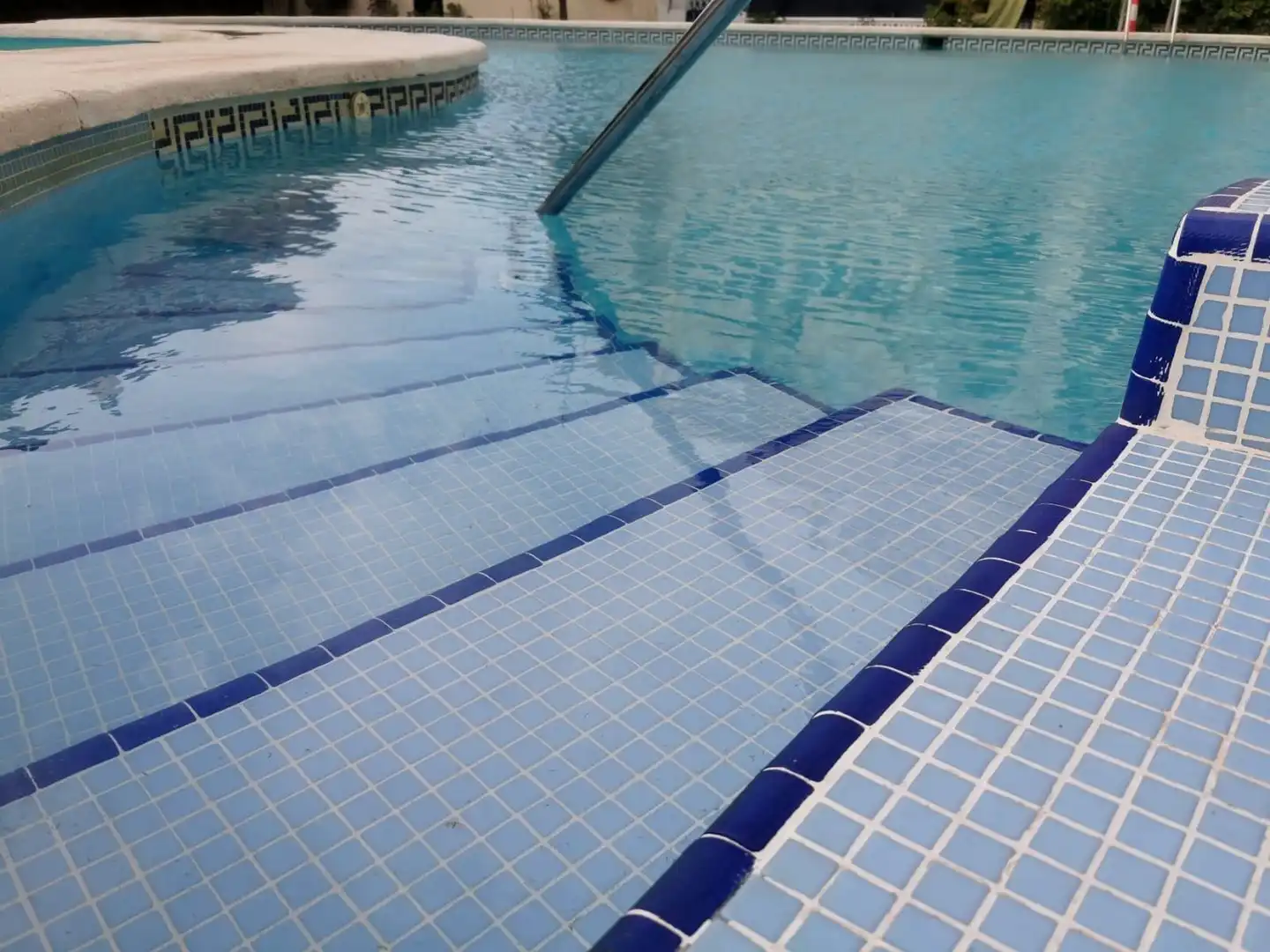 Piscina de Apartamento en venta en Torrevieja con Aire acondicionado, Terraza y Amueblado