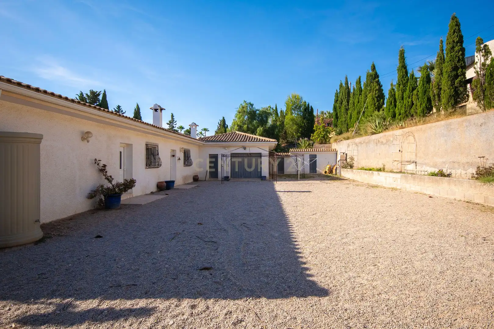 Vista exterior de Casa o chalet en venta en Alicante / Alacant con Jardín privado, Trastero y Piscina