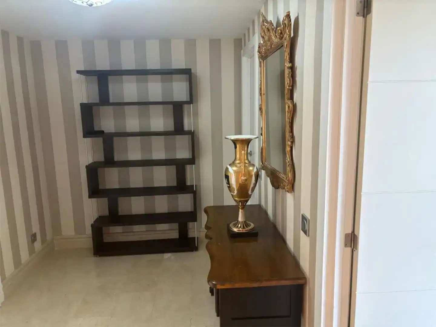 Wohnung zur Miete in Marbella mit Klimaanlage, Schwimmbad und Balkon