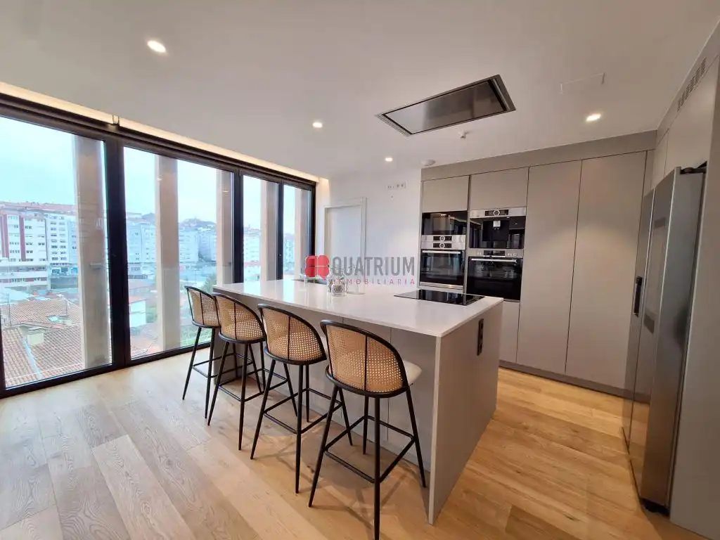Cocina de Piso de alquiler en Santiago de Compostela  con Calefacción, Terraza y Amueblado