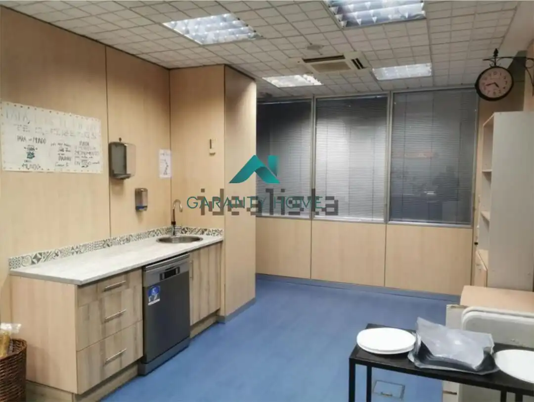 Commercial properties for sale in Madrid  with Air Conditioner