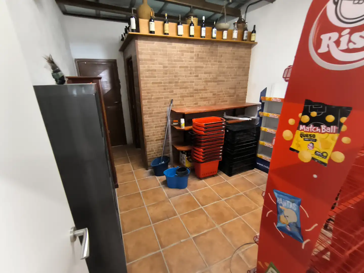 Local en venda en Valoria la Buena amb Moblat
