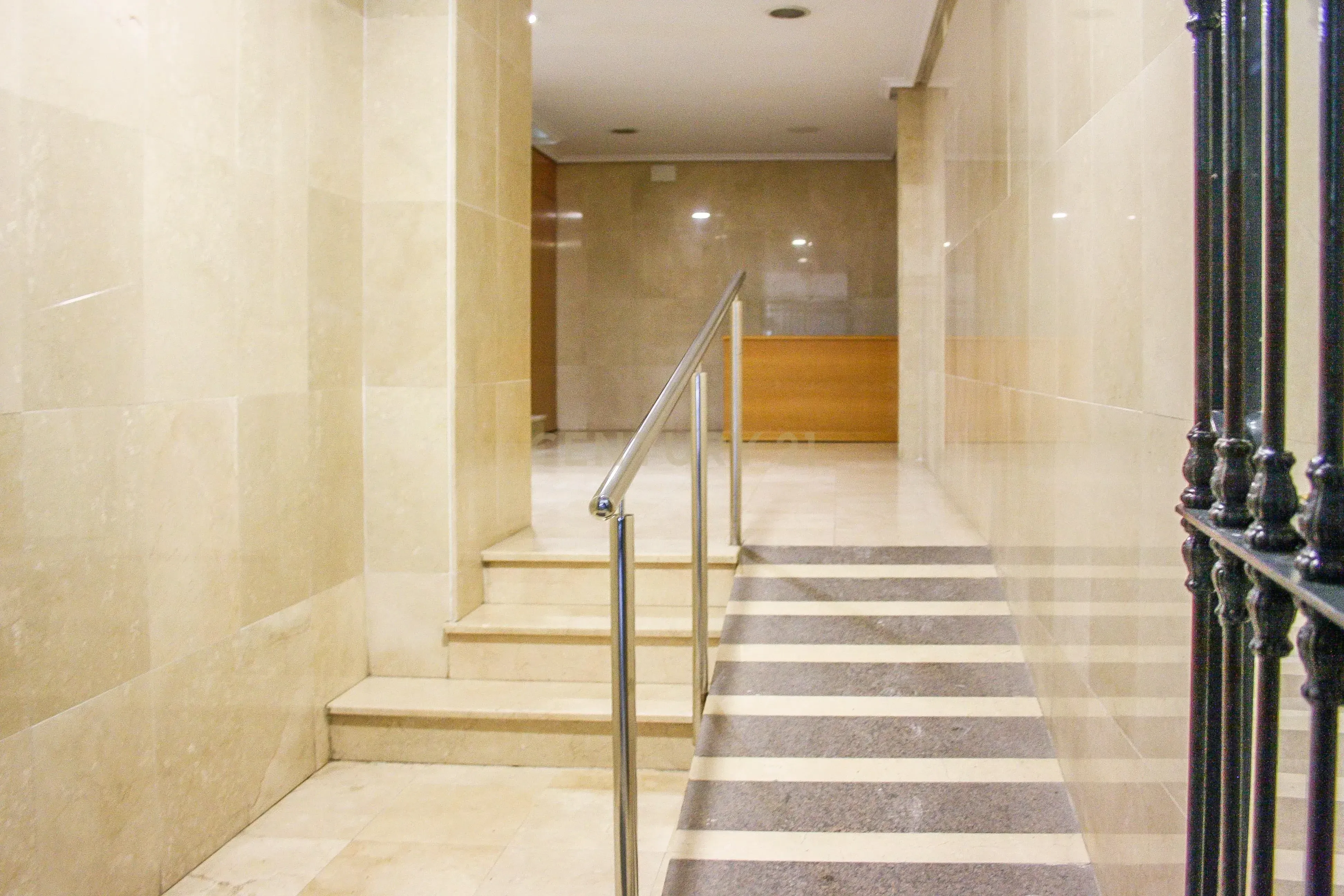 Office for sale in Cáceres Capital  with Air Conditioner