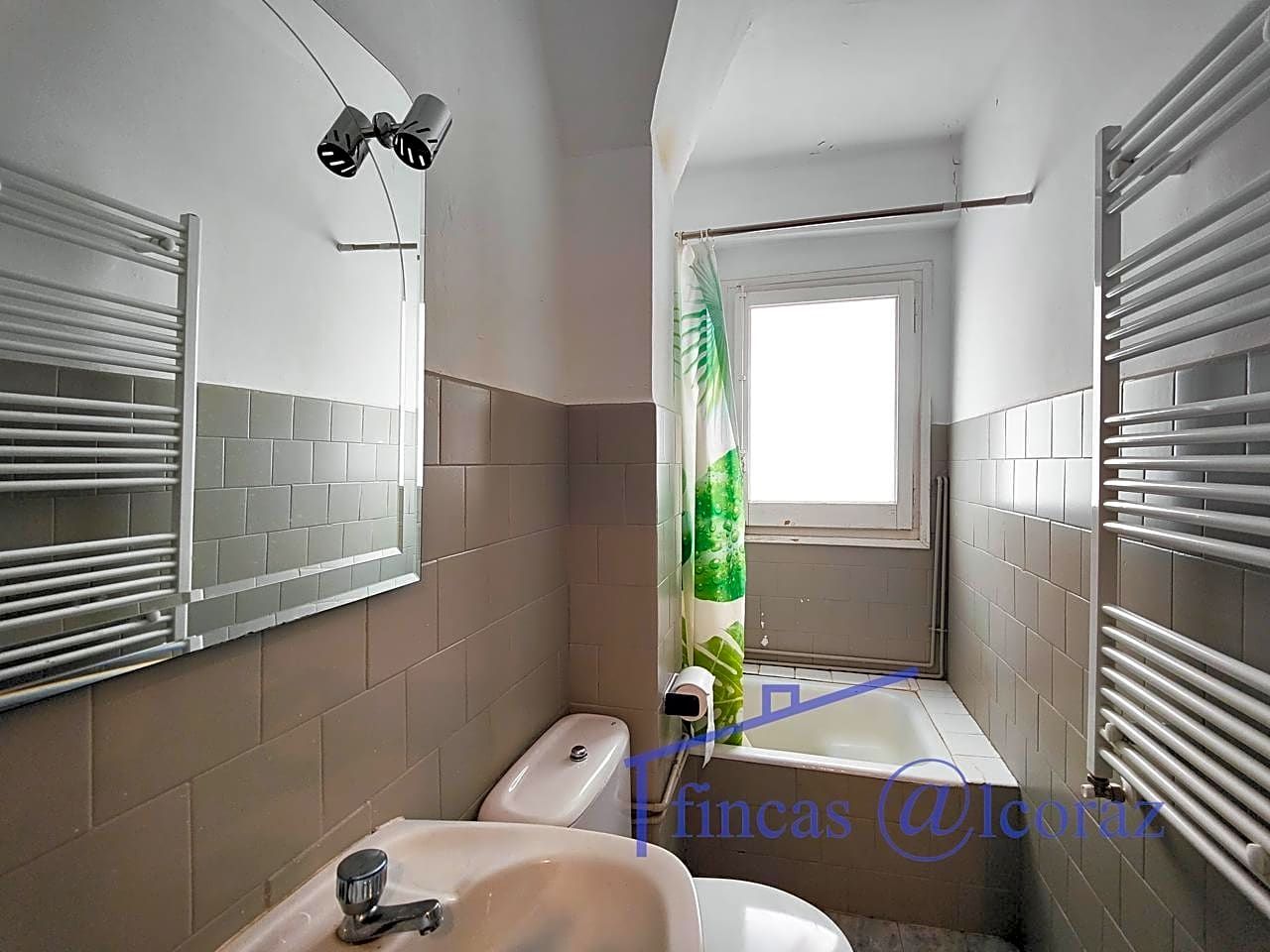 Bathroom of Flat to rent in  Huesca Capital  with Heating and Furnished