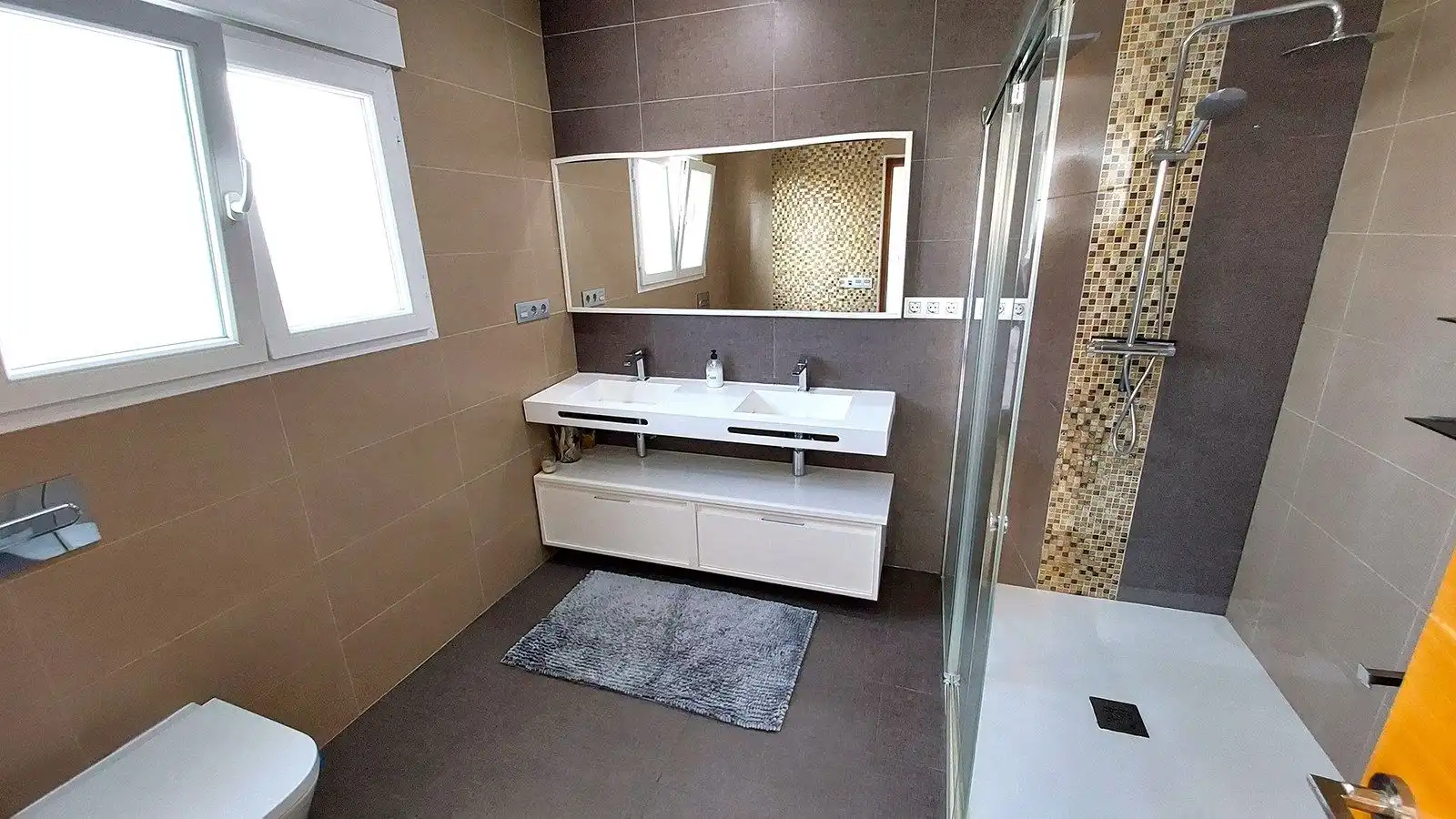 Chalet con piscina en venta en Los Balcones - Los Altos, imagen 27