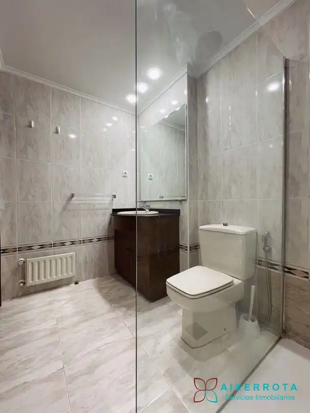 Flat with lift for sale in Landabarri Bidea, imagen 33