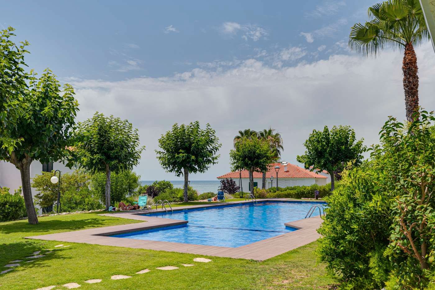 Swimming pool of Flat for sale in Sitges  with Air Conditioner, Private garden and Terrace