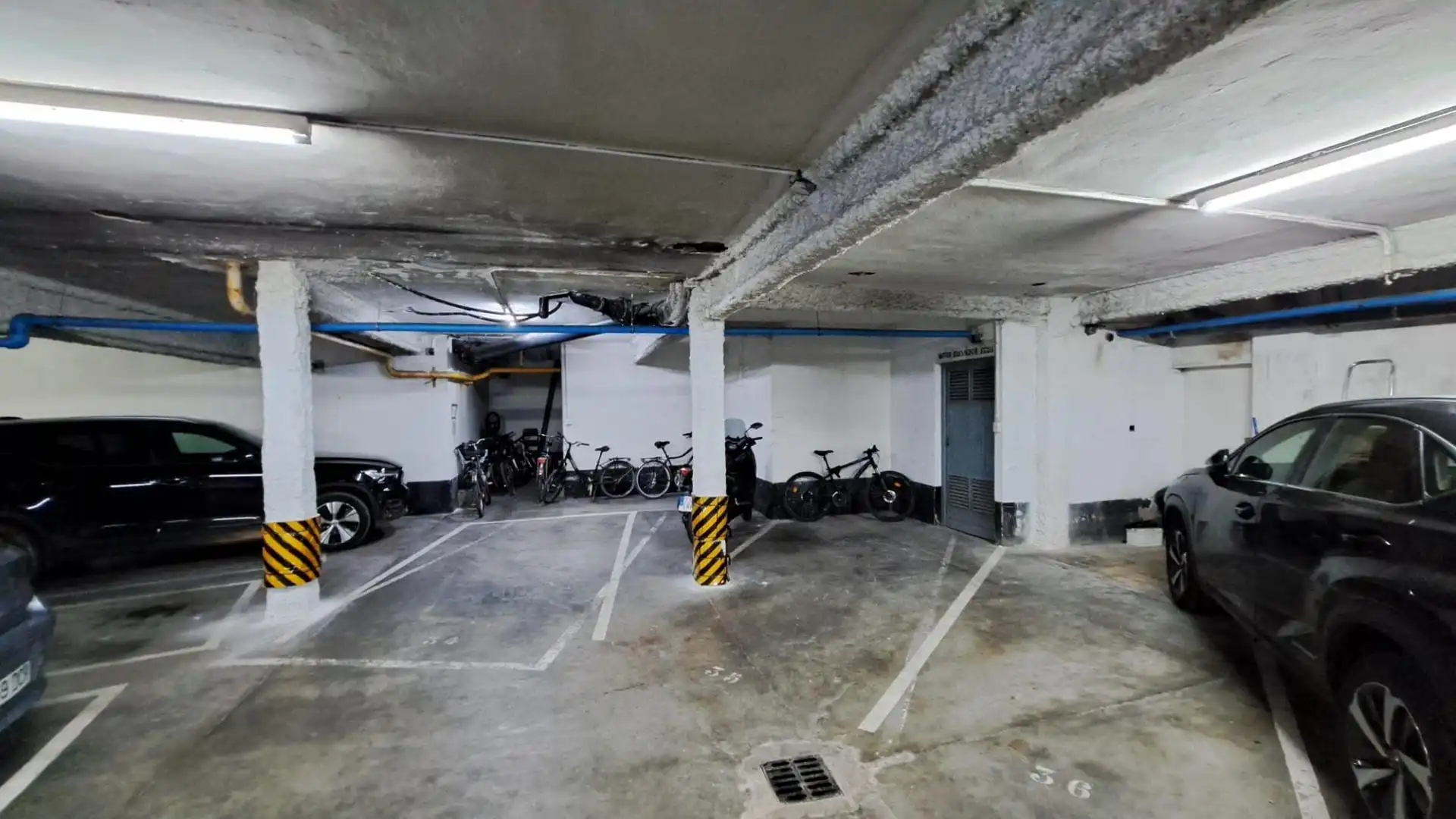 Parking de Piso en venta en Valencia con Aire acondicionado, Calefacción y Jardín privado