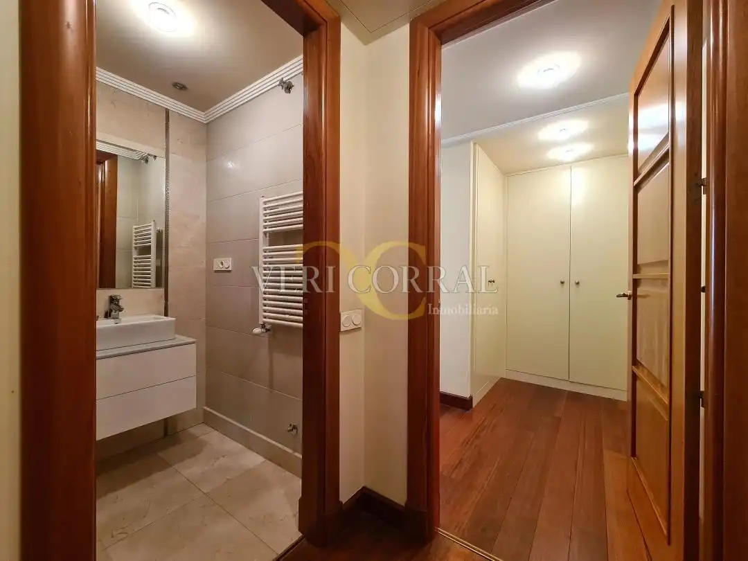 Bedroom of Flat for sale in Oviedo   with Heating, Terrace and Storage room