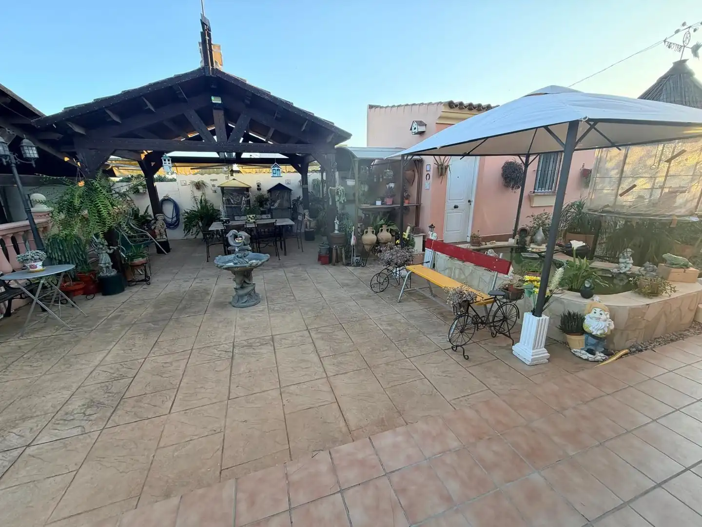 Terrassa de Casa o xalet en venda en Chiclana de la Frontera amb Aire condicionat, Jardí privat i Traster