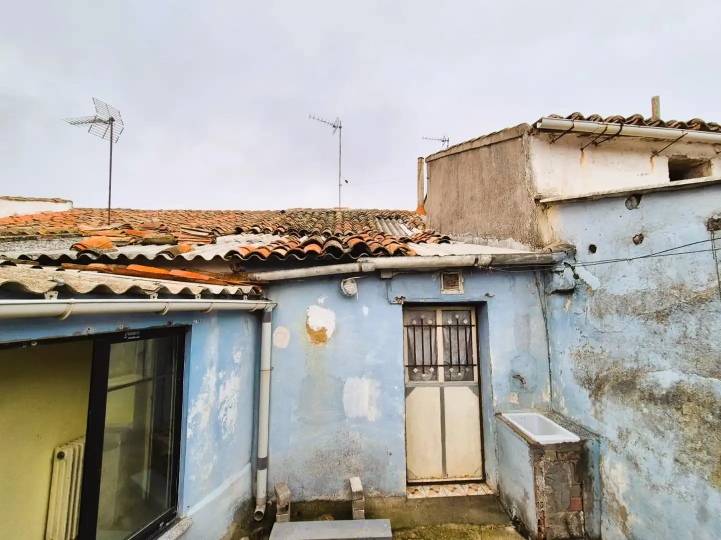 Vista exterior de Casa o xalet en venda en Vega de Valdetronco amb Jardí privat i Traster