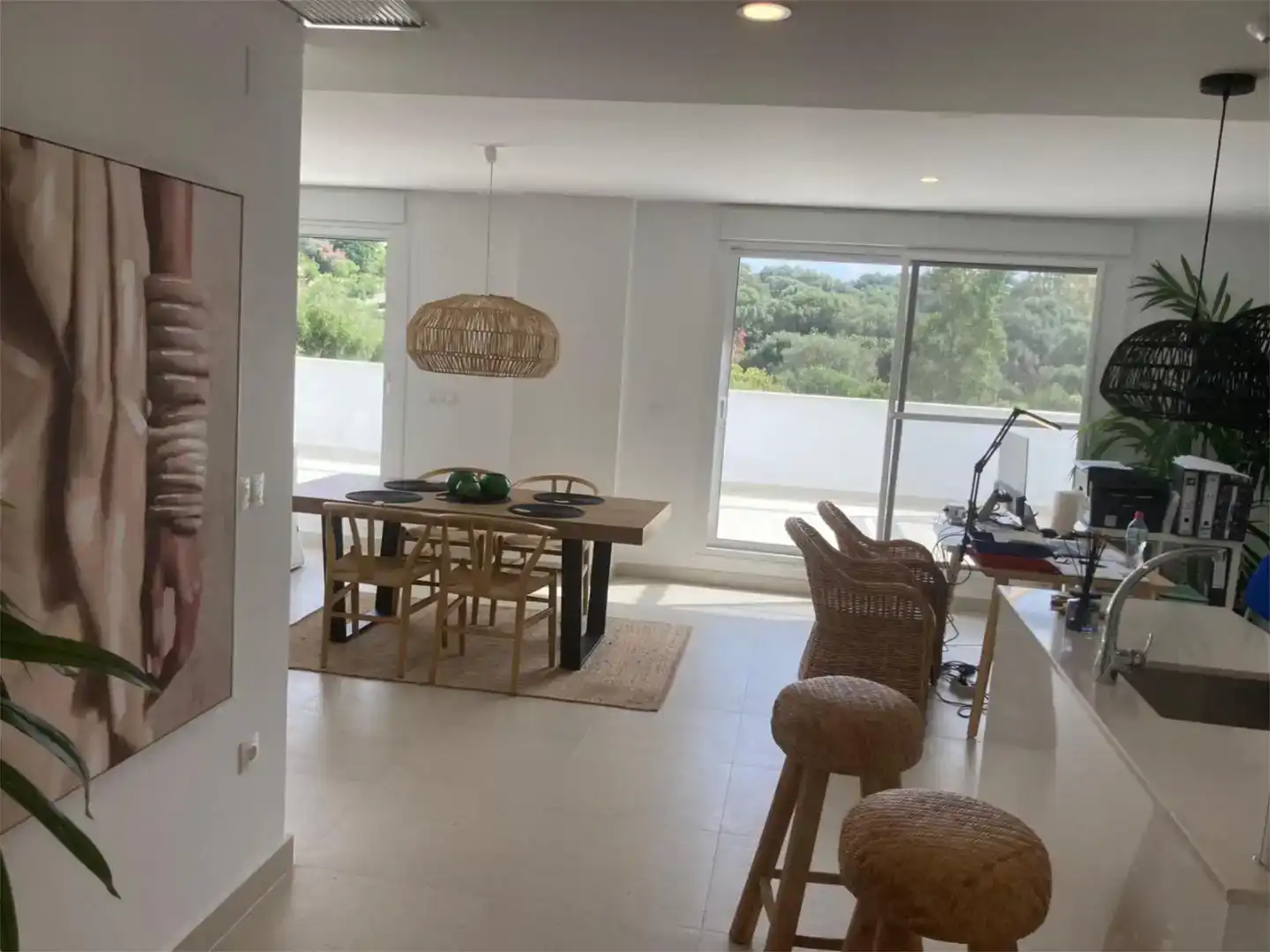 Esszimmer von Erdgeschoss zur Miete in Sotogrande mit Klimaanlage, Privatgarten und Schwimmbad
