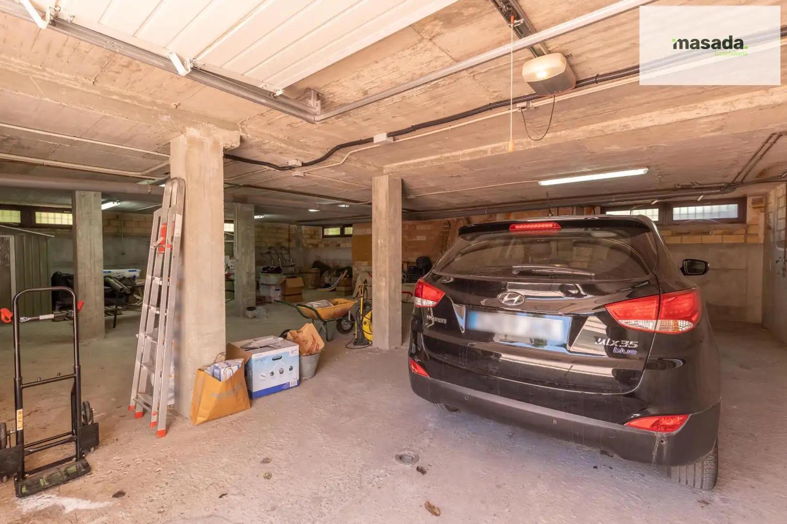 Parking de Casa o chalet en venta en Vegas del Genil con Jardín privado, Piscina y Alarma