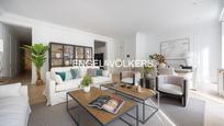 Sala d'estar de Apartament en venda en  Madrid Capital amb Aire condicionat, Calefacció i Traster