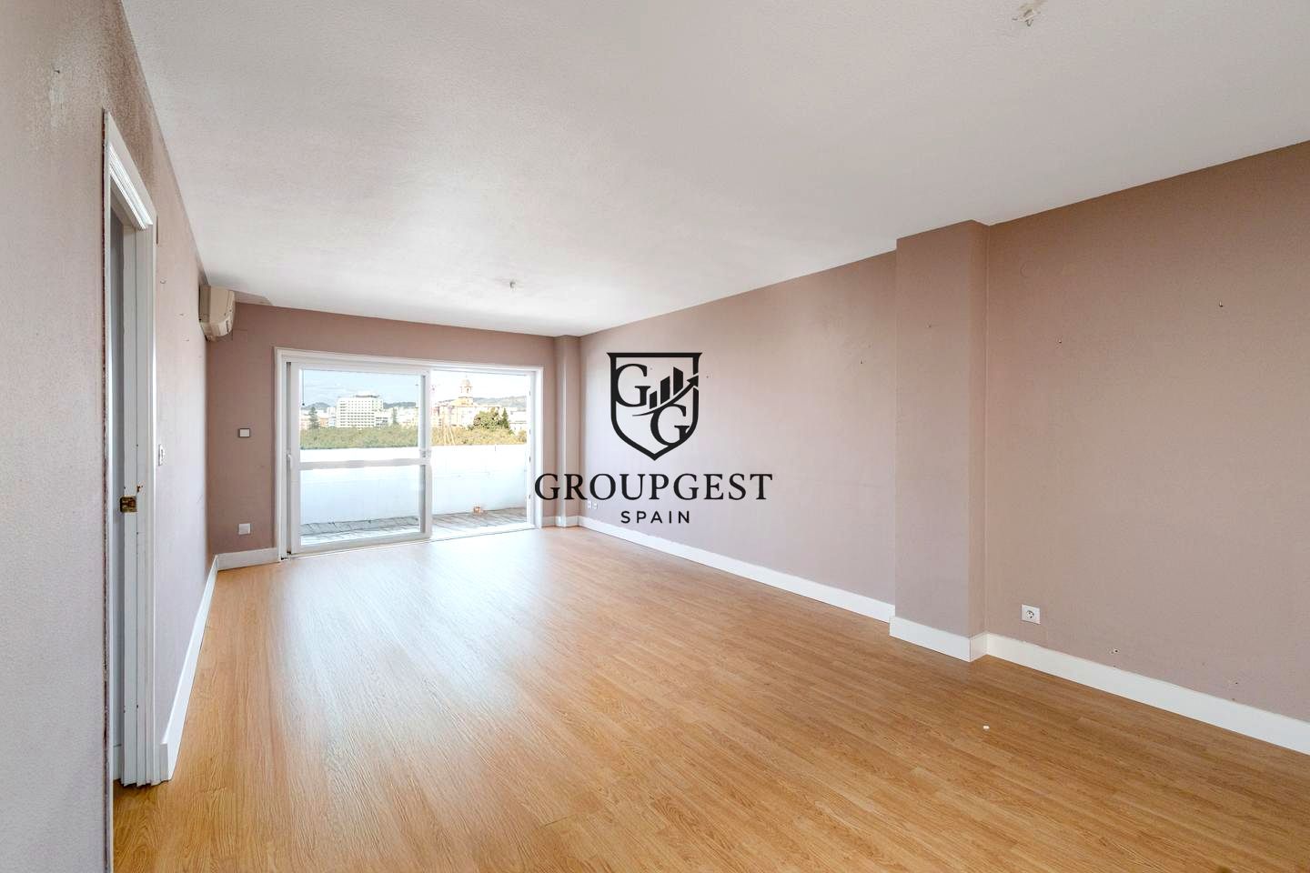 Flat for sale in De La Farola, La Malagueta - Monte Sancha, Centro
