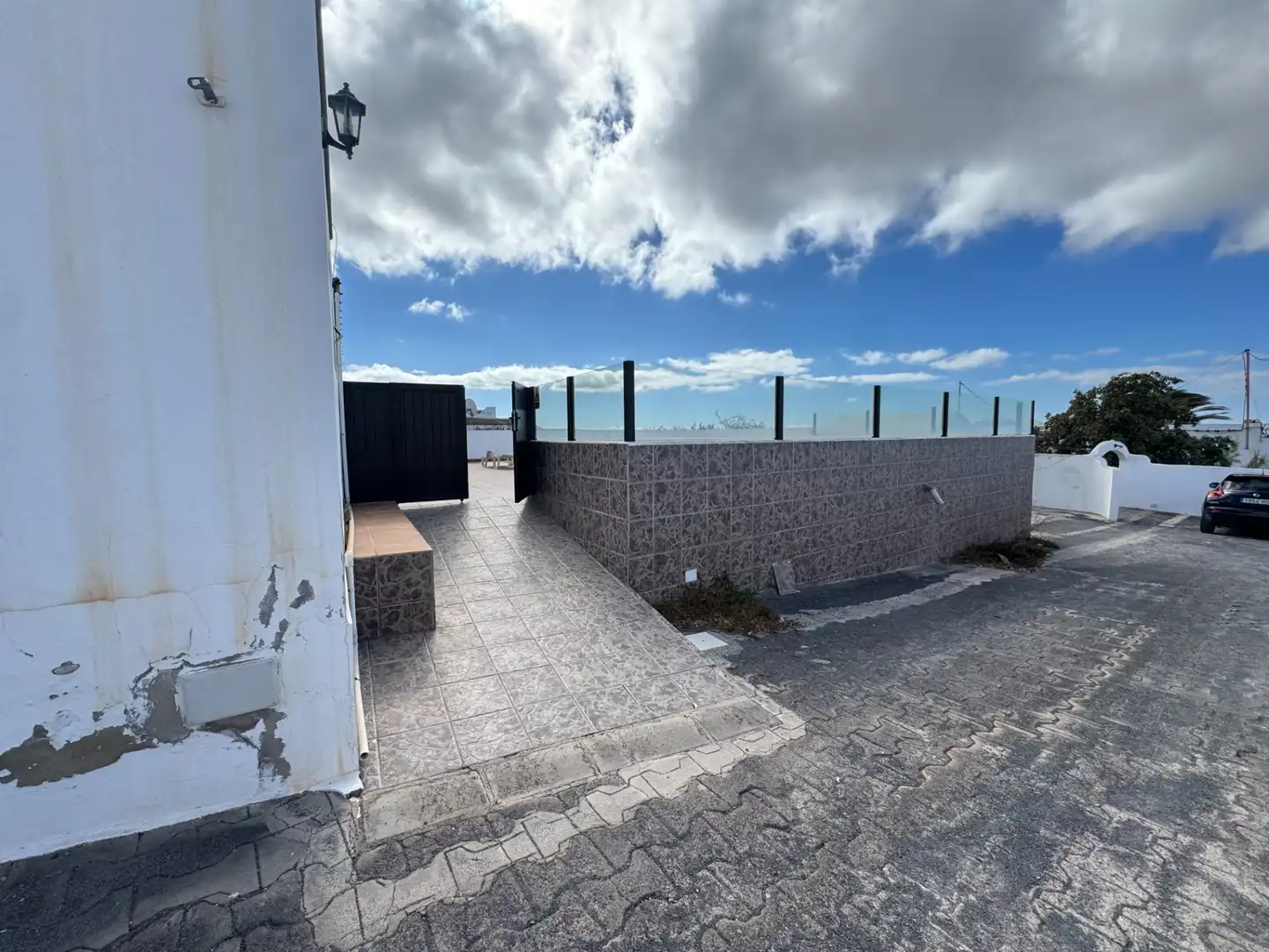Vista exterior de Casa o chalet en venta en San Bartolomé con Terraza, Piscina y Amueblado