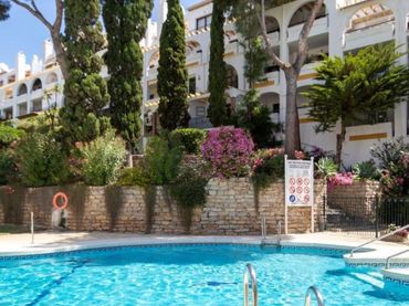 Pis amb piscina en venda a Urb. Pueblo Don Miguel