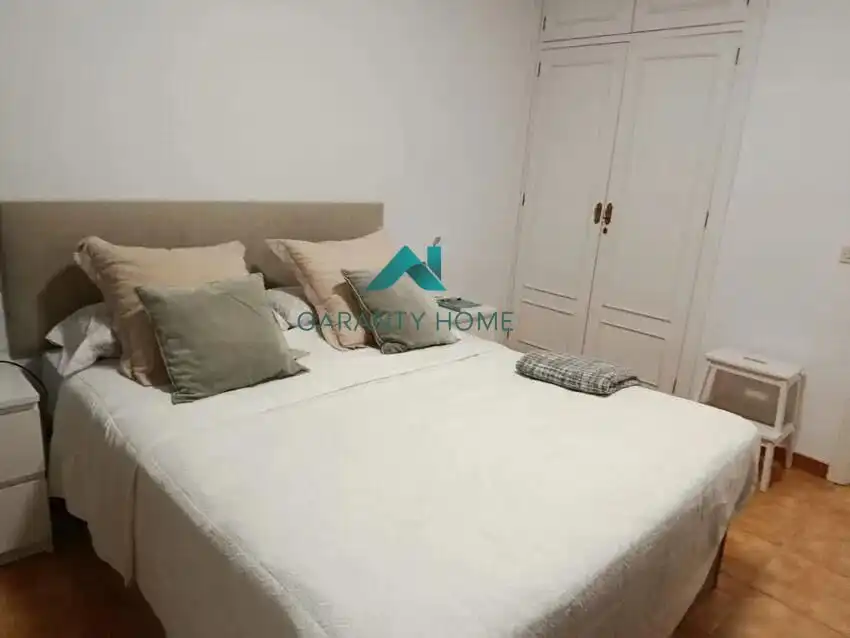 Habitación de Piso en venta en Sevilla con Trastero y Balcón