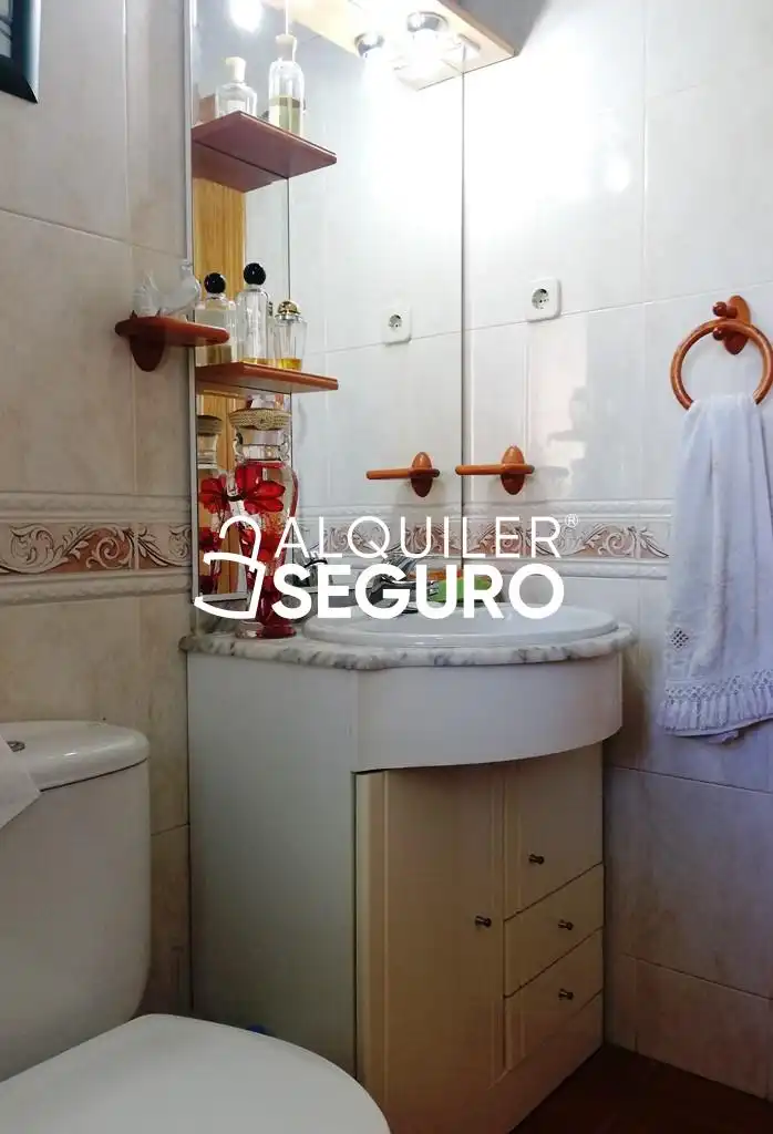 Baño de Casa o chalet de alquiler en Colmenar Viejo con Calefacción, Terraza y Amueblado