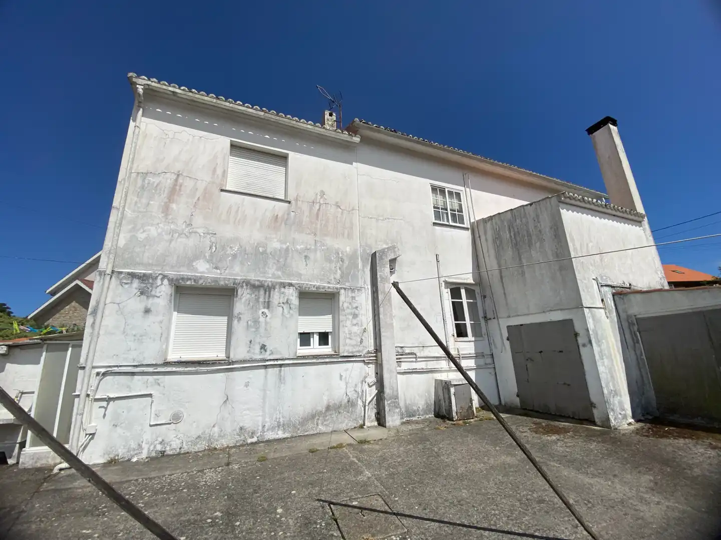 Vista exterior de Casa o xalet en venda en A Pobra do Caramiñal amb Calefacció, Jardí privat i Parquet