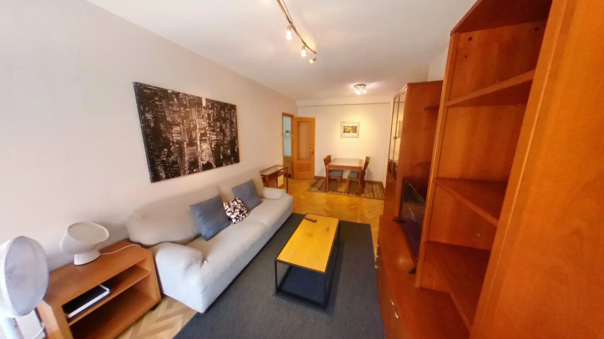 Flat for rent in Calle de Rafael Bergamín, San Juan Bautista