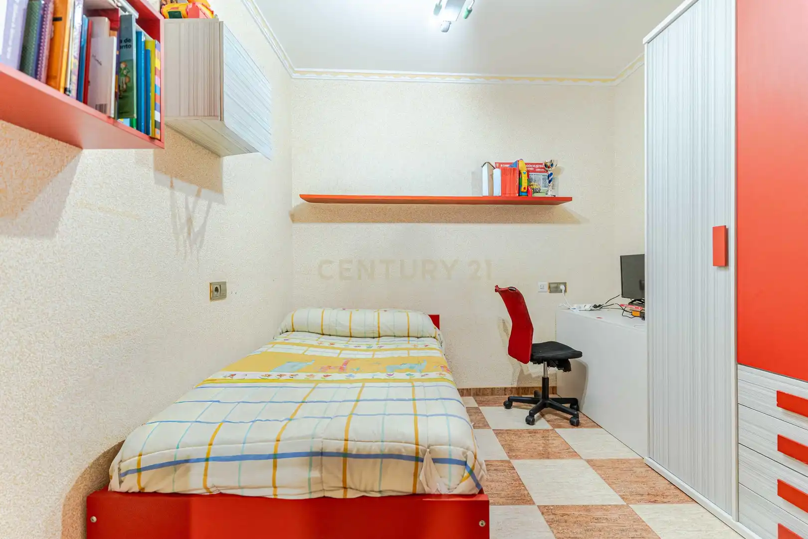 Habitación de Apartamento en venta en Montefrío con Aire acondicionado y Jacuzzi