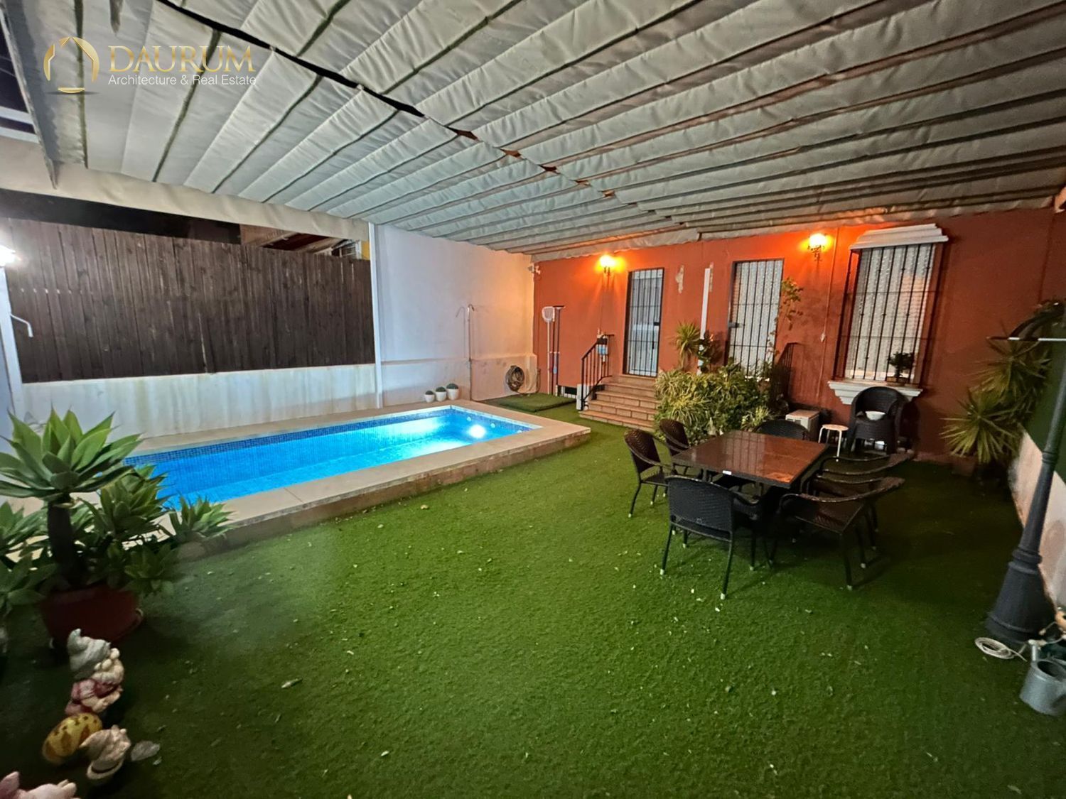 Piscina de Casa o xalet en venda en Bormujos amb Aire condicionat, Calefacció i Terrassa