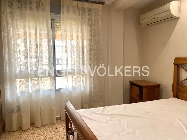 Bedroom of Flat for rent in Paterna  with Air Conditioner, Heating and Storage room