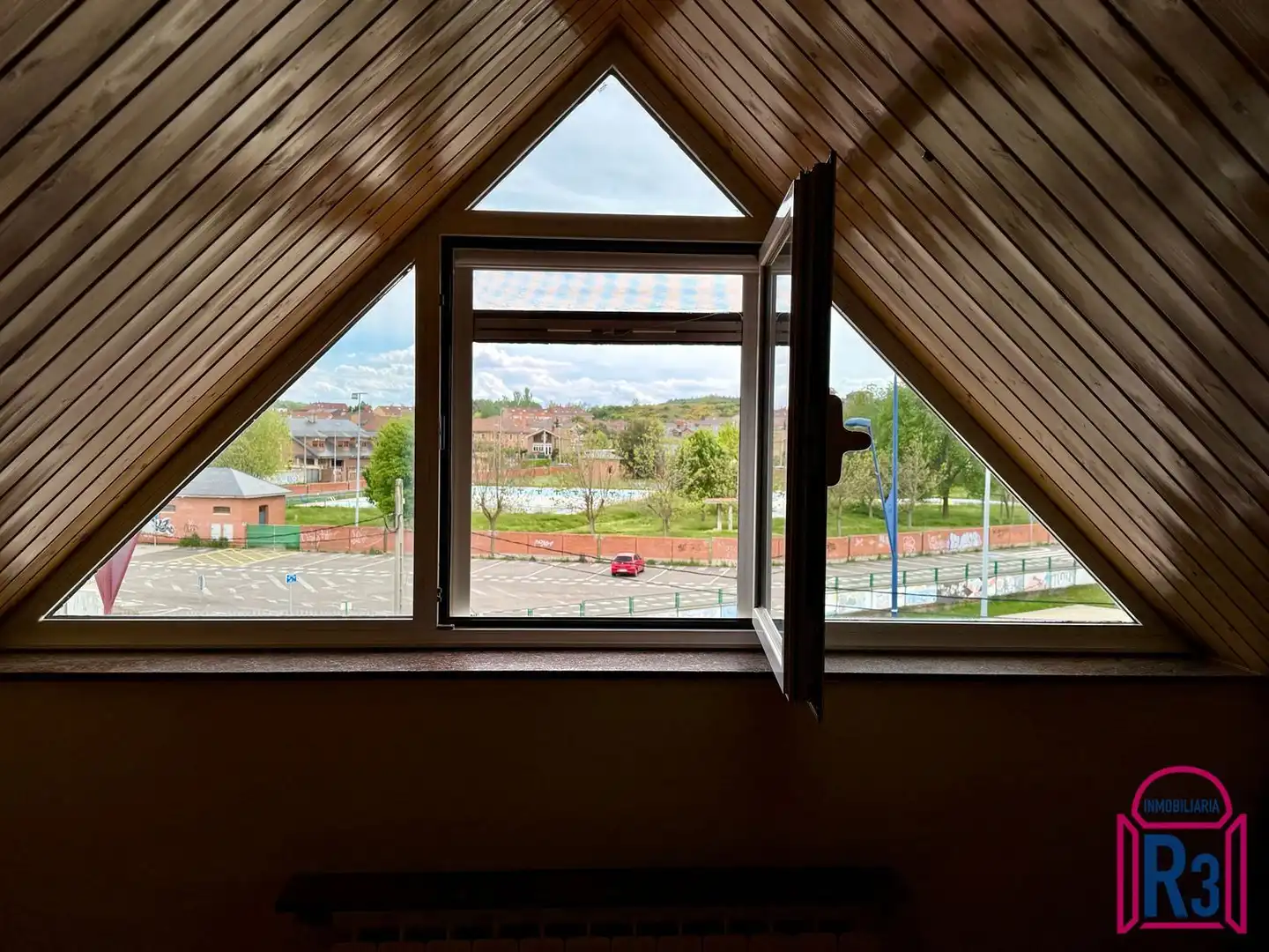 Habitación de Casa adosada en venta en San Andrés del Rabanedo con Calefacción y Amueblado