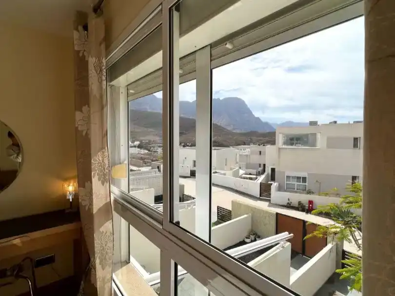 Vista exterior de Casa adosada en venda en Agaete amb Piscina i Balcó